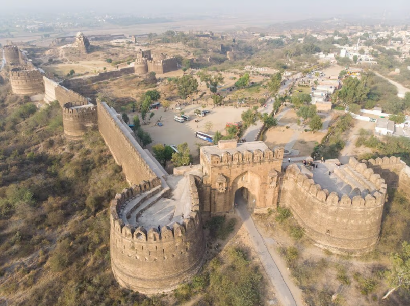 ڈیپاکی پاکستان پر 6 یونینسکو عالمی ورثت کی جگہ ہے ۔